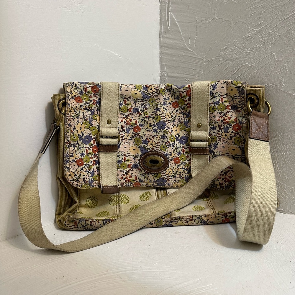 Fossil Vintage Floral Messenger Bag with Pockets